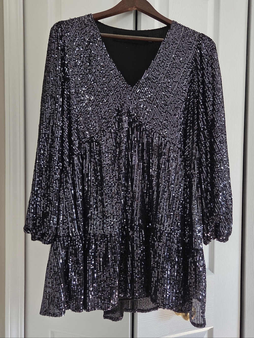 Black Sequin V-Neck Party Dress
